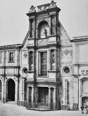 Замок Ане, портик центрального корпуса