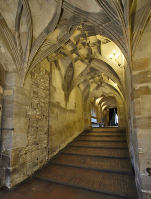 Владиславский зал, Рыцарская лестница.