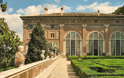 Вилла Мадама (Villa Madama). Достроенное крыло здания