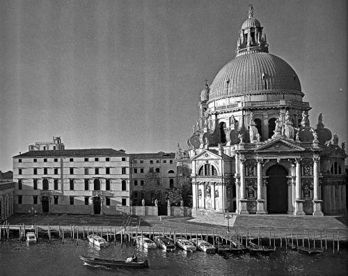 Винченцо Скамоцци (Vincenzo Scamozzi), 2 сентября 1548г. &mdash; 7 августа 1616г - автор известного по многим фотографиям Венеции Собора Санта-Мария делла Салюте. Портрета архитектора Бальдассаре Лонгена&nbsp; не сохранилось.