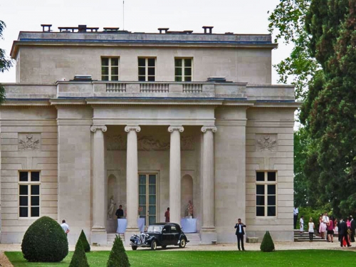 &laquo;Павильон музыки&raquo; мадам дюБарри в поместье Лувесьенн ("Pavillon de musique" Madame du Barry &agrave; Louveciennes l'immobilier, 1770-1771 гг.)