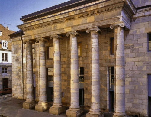 Театр в Безансоне (Le Th&eacute;&acirc;tre musical de Besan&ccedil;on, в1775-1784 гг.)